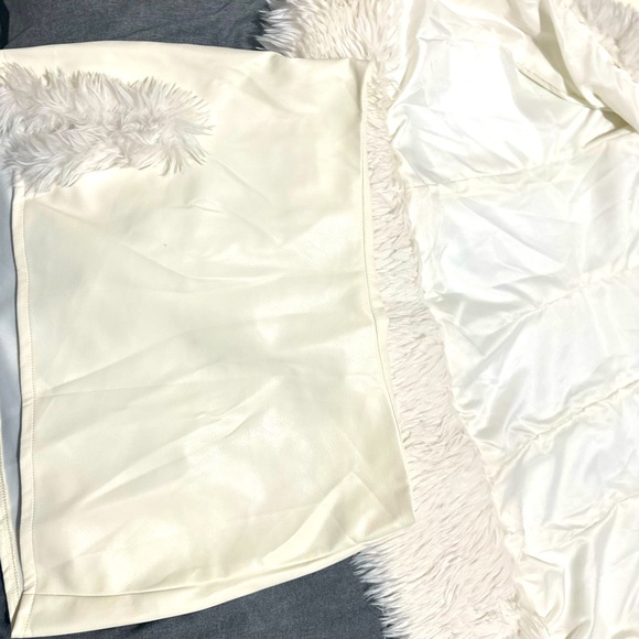 FASHION NOVA MICRO MINI SKIRT SET (WHITE/CREAM) - Picture 4 of 5